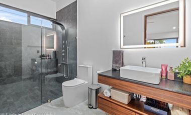Residencia de Lujo Nueva en Los Tigres | 4 Recámaras, Cine, Alberca, Paneles Solares Modern Luxury New Home in Los Tigres | 4 Beds Nuevo Vallarta