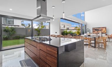 Residencia de Lujo Nueva en Los Tigres | 4 Recámaras, Cine, Alberca, Paneles Solares Modern Luxury New Home in Los Tigres | 4 Beds Nuevo Vallarta