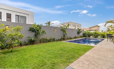 Residencia de Lujo Nueva en Los Tigres | 4 Recámaras, Cine, Alberca, Paneles Solares Modern Luxury New Home in Los Tigres | 4 Beds Nuevo Vallarta