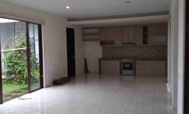 For Rent / Sale Beautiful Garden House inside Compound at Jagakarsa