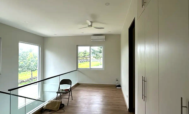 Modern House with Gardens and Pool for Sale in Manila Southwoods, Cavite