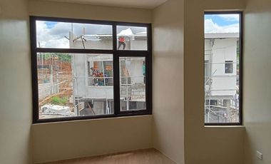Affordable Elegance: Pre-Selling 3-Bedroom w/2T&B 1-Car Garage 2-Storey Townhouse in Gated Community with Scenic Views Aurella Ridge! Only 30K RF