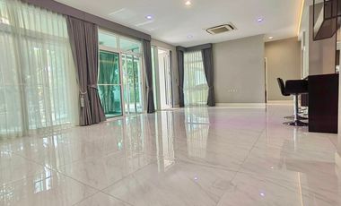 House  for sale ขาย ลดราคาพิเศษ บ้านหรูหลังมุม ที่ดินใหญ่ ถนนเมนใกล้ทะเลสาบ  ที่ ม. มัณฑนา เลค วัชรพล    Mantana Lake Watcharapol  ทำเลดีใกล้ทางด่วน