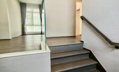 House  for sale ขาย ลดราคาพิเศษ บ้านหรูหลังมุม ที่ดินใหญ่ ถนนเมนใกล้ทะเลสาบ  ที่ ม. มัณฑนา เลค วัชรพล    Mantana Lake Watcharapol  ทำเลดีใกล้ทางด่วน