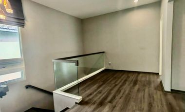 House  for sale ขาย ลดราคาพิเศษ บ้านหรูหลังมุม ที่ดินใหญ่ ถนนเมนใกล้ทะเลสาบ  ที่ ม. มัณฑนา เลค วัชรพล    Mantana Lake Watcharapol  ทำเลดีใกล้ทางด่วน