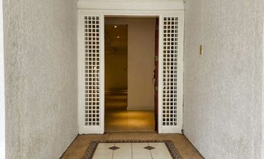 For Lease/Rent: Bungalow House inside White Plains Village, Quezon City
