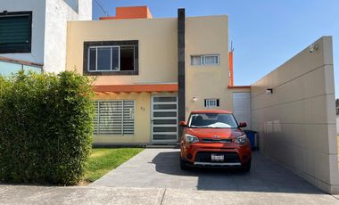 CASA EN RENTA EN ZINACANTEPEC, BOSQUES DE ICA