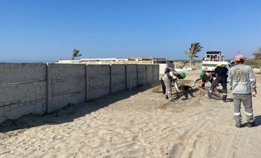 VENTA TERRENO DE PLAYA FRENTE AL MAR EN VICHAYITO