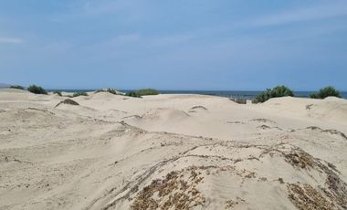 VENTA TERRENO DE PLAYA FRENTE AL MAR EN VICHAYITO