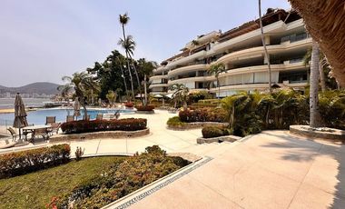 Villa en venta con vista a la Bahía de Acapulco en una de las zonas más exclusivas Guitarrón