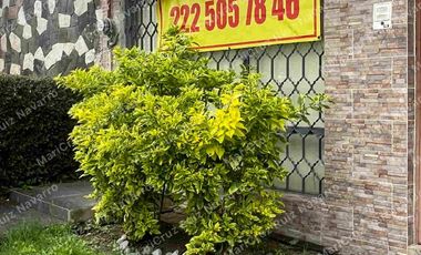 Renta Oficina pequeña en Colonia La Paz con medio baño $4,500