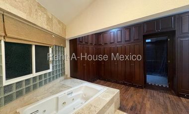 Casa Club en Venta (Club de Golf Valle Escondido - Atizapan)