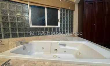 Casa Club en Venta (Club de Golf Valle Escondido - Atizapan)