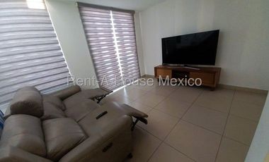 El Refugio - VENTA. Casa con area de TV, roof garden, 3 recámaras