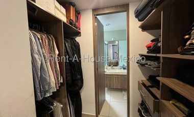 El Refugio - VENTA. Casa con area de TV, roof garden, 3 recámaras