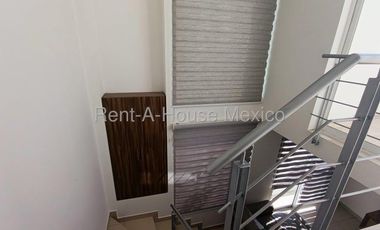 El Refugio - VENTA. Casa con area de TV, roof garden, 3 recámaras