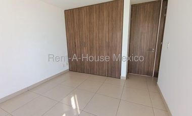 El Refugio - VENTA. Casa con area de TV, roof garden, 3 recámaras
