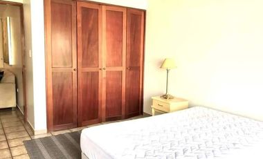 VENDO BELLO DEPARTAMENTO 3 DORMITORIOS PRIMER PISO CON DESNIVEL TIPO CASITA MUY ILUMINADO 2 COCHERAS INMEJORABLE UBICACIÓN-URB. CHACARILLA - SAN BORJA