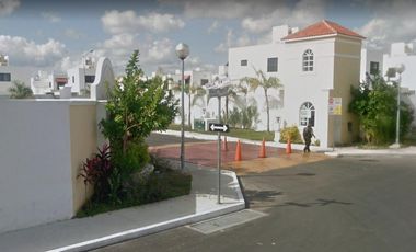 Venta de casa a precio de remate en Gran Santa Fe, Merida Yuc