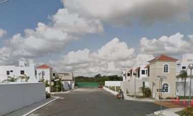 Venta de casa a precio de remate en Gran Santa Fe, Merida Yuc