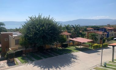 Casa en coto con albera en Semderps del Lago