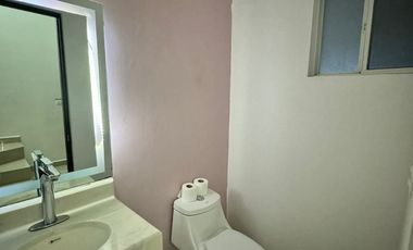 Casa en Renta de 3 Niveles en Cumbres Britania, García, Nuevo León