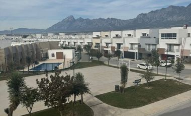 Casa en Renta de 3 Niveles en Cumbres Britania, García, Nuevo León