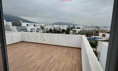 Casa en Renta de 3 Niveles en Cumbres Britania, García, Nuevo León