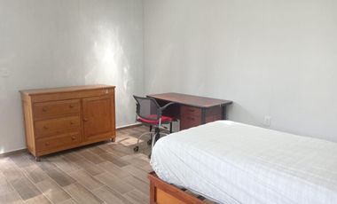 Habitación amueblada para mujer en renta, Metepec, Edo. Mex.