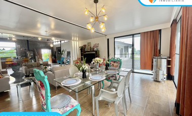 VENDO CASA MODERNA en Urbanización Privada La Toscana, en Santo Domingo