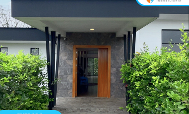 VENDO CASA MODERNA en Urbanización Privada La Toscana, en Santo Domingo