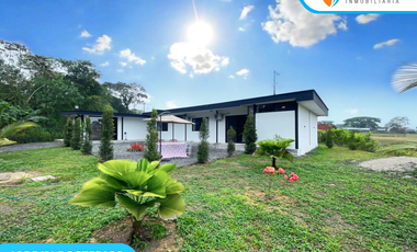 VENDO CASA MODERNA en Urbanización Privada La Toscana, en Santo Domingo