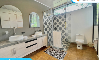 VENDO CASA MODERNA en Urbanización Privada La Toscana, en Santo Domingo