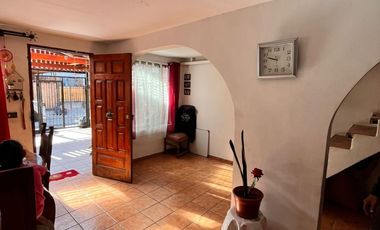 Amplia Casa En Venta