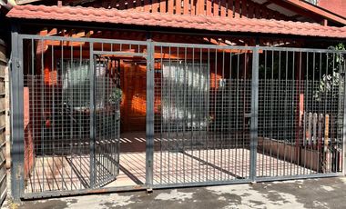 Amplia Casa En Venta
