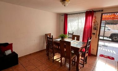 Amplia Casa En Venta