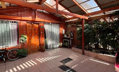 Amplia Casa En Venta