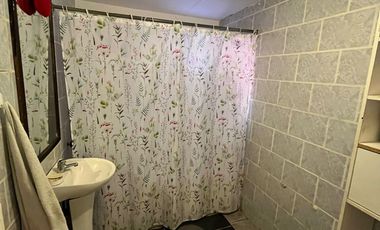 Amplia Casa En Venta