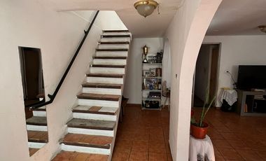 Amplia Casa En Venta