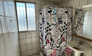 Amplia Casa En Venta