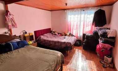 Amplia Casa En Venta