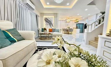Sale Pool Villa house, newly renovated in Pattaya