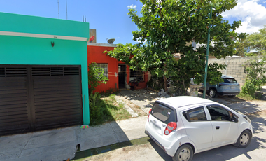 Casa en calle Amarantos, Las Palmas Uno, Playa del Carmen, Quintana Roo, México ¡NO CRÉDITOS!