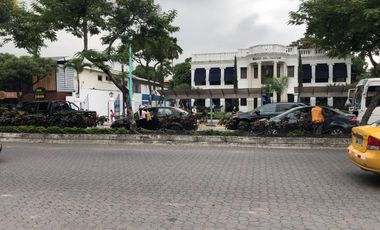 Venta de Local en Urdesa Central, Victor Emilio Estrada,Guaayaquil