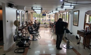 Venta de Local en Urdesa Central, Victor Emilio Estrada,Guaayaquil