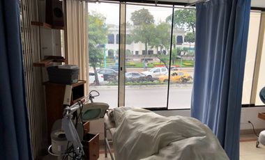 Venta de Local en Urdesa Central, Victor Emilio Estrada,Guaayaquil