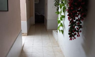 Vendo amplia casa comercial rentando, Sector Conucos
