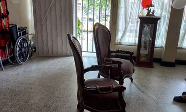 Vendo amplia casa comercial rentando, Sector Conucos