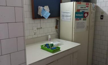 Vendo amplia casa comercial rentando, Sector Conucos