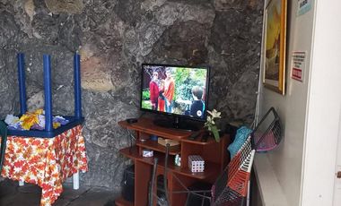 Vendo amplia casa comercial rentando, Sector Conucos